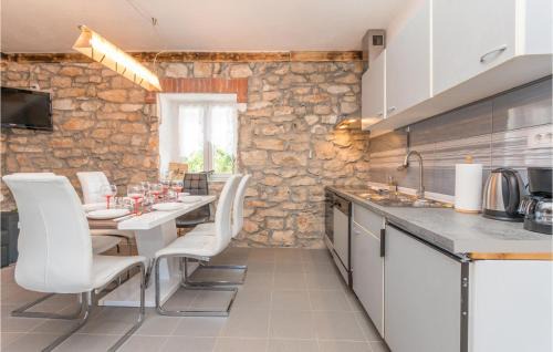 Donje Rastane House | Lovely Home In Donje Rastane