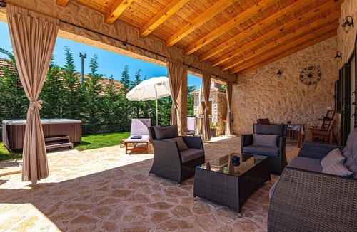 Sibenik House | Lovely home in Dubrava