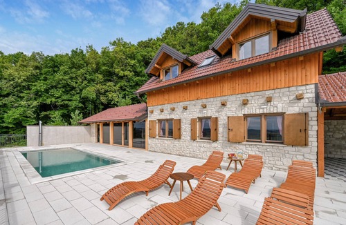 Gornja Rijeka House | Lovely home in Gornja Rijeka with sauna