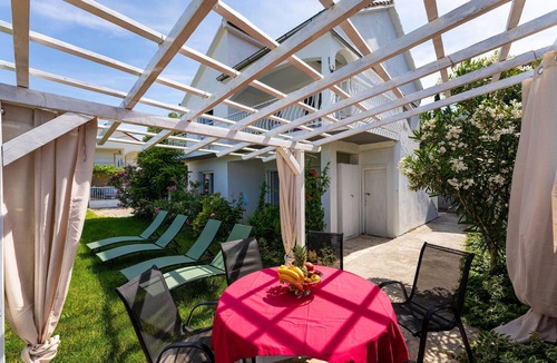 Gornji Karin House | Lovely home in Gornji Karin with WiFi