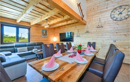 Grabrovnik House | Lovely Home In Grabrovnik With Sauna