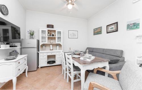 Betina House | Lovely Home In Prosika With Wifi