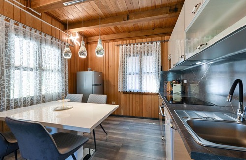 Veliko Trgovisce House | Lovely home in Veliko Trgovisce with sauna
