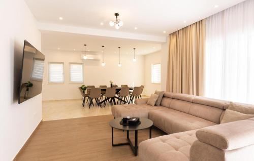 Lovrec House | Lovely Home In Imotski
