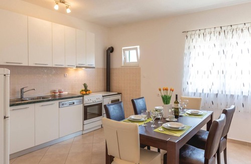 Sestanovac House | Lovely home in Kresevo