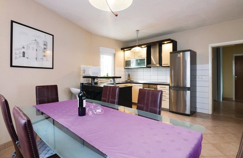 Krusevo House | Lovely home in Krusevo with WiFi