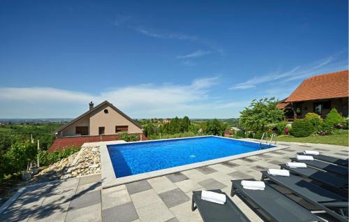Sveti Ilija House | Lovely Home In Luzan Biskupecki