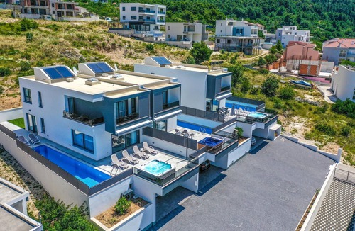 Veliko Brdo House | Lovely home in Makarska