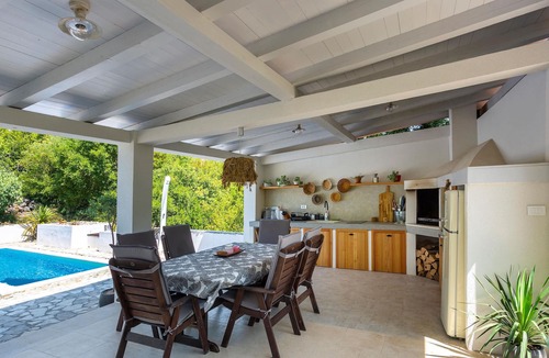 Kras House | Lovely home in Malinska