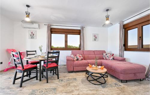 Pitomaca House | Lovely Home In Pitomaca