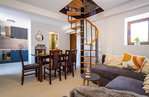 Podgradina House | Lovely home in Podgradina with WiFi
