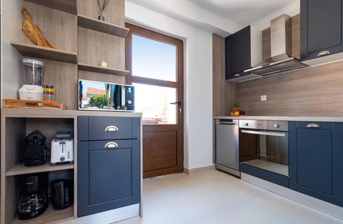 Podgradina House | Lovely home in Podgradina with WiFi