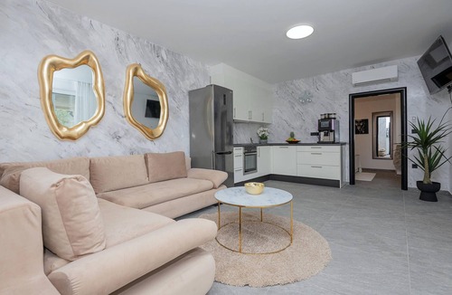 Prolozac House | Lovely home in Ricice with sauna