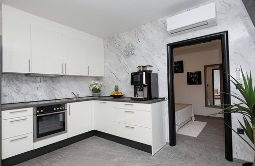 Prolozac House | Lovely home in Ricice with sauna