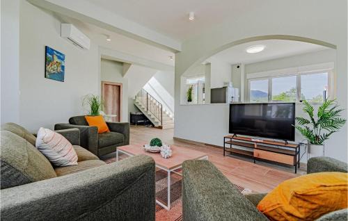 Janjina House | Lovely Home In Sreser