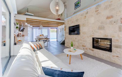 Sutivan House | Lovely Home In Sutivan