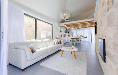 Sutivan House | Lovely Home In Sutivan