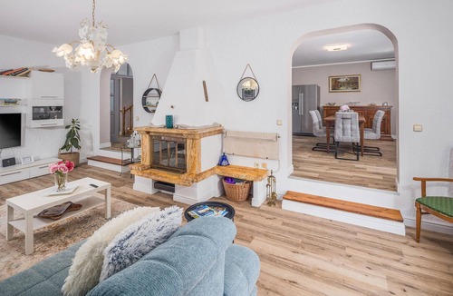 Zbandaj House | Lovely home in Zbandaj