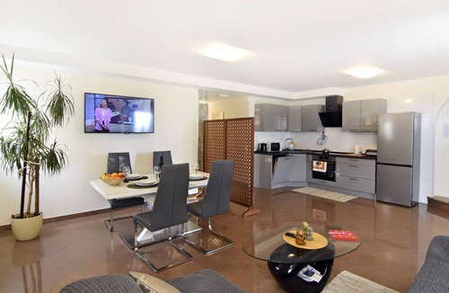 Savudrija Apartment | Lovely new apartment with terrace Aeneas 1