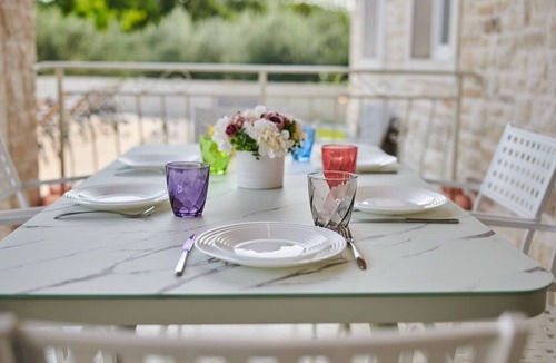 Fiorini Villa | Lovely Villa Leon with a swimming pool