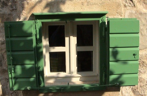 Betina House | Lovingly renovated stone house with courtyard & brick barbecue area