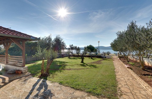 Turanj Apartment | Lucia & Laura Apartments by the sea - TURANJ "Apartman 7"