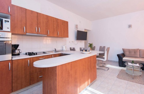 Dubrava Apartment | Luka Dubrava is a small fishing village in the middle of Peljesac, with only a few houses.