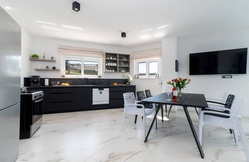 Dvornica Villa | Luminous Infinity Villa with Pool and Gym - Six Bedroom Villa with Pool