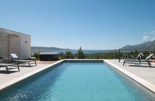 Rovanjska Villa | Lux Villa Serene with heated pool
