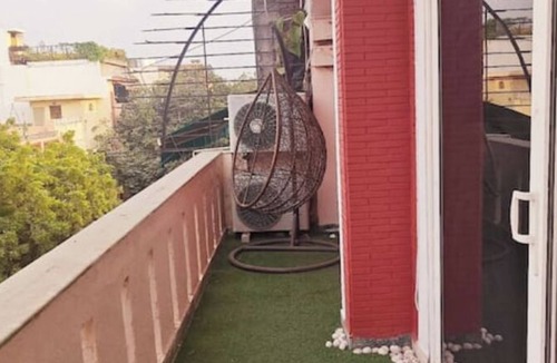 Nehru Place Apartment | Luxurious 3BHK Apartment in GK 1 M Block Market by HostMyStaynn