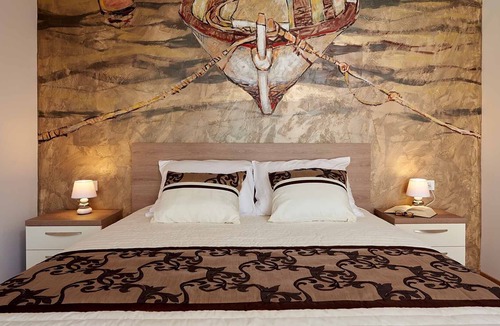 Arbanija Apartment | Luxurious four star residence Voyage with pool, sauna and gym - EOS-CROATIA