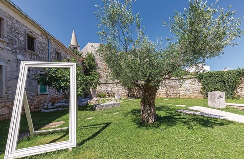 Bale House | Luxurious home in Bale with WiFi