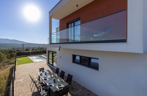 Krusvar House | Luxurious home in Dicmo
