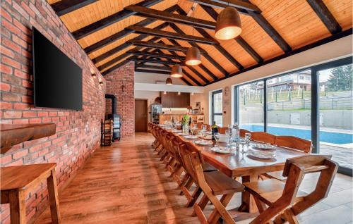 Dugo Selo House | Luxurious Home In Dugo Selo With Sauna