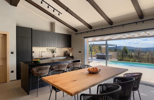 Hum House | Luxurious home in Hum with sauna