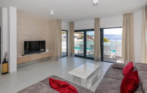 Komarna House | Luxurious Home In Komarna