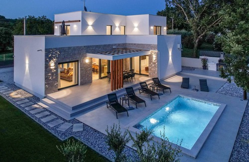 Marasi House | Luxurious home in Marasi