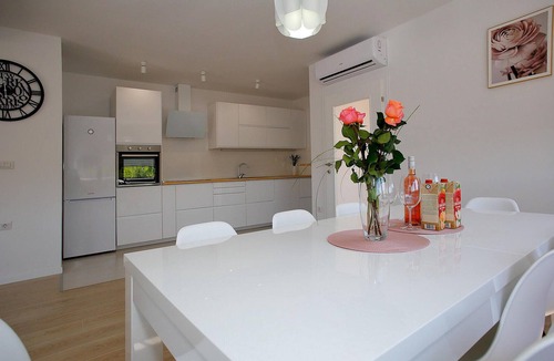 Nin House | Luxurious home in Nin