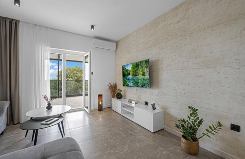 Skradin House | Luxurious home in Plastovo with sauna