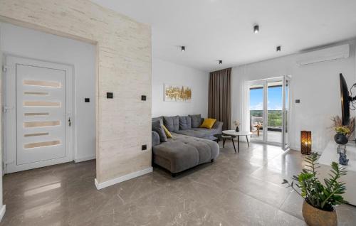 Skradin House | Luxurious Home In Plastovo With Sauna