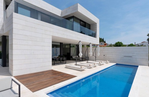 Starigrad House | Luxurious home in Starigrad with sauna
