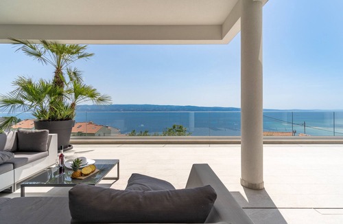 Omis Villa | Luxurious Villa ADA with hot tub, sauna, gym, infinity pool, sea views!