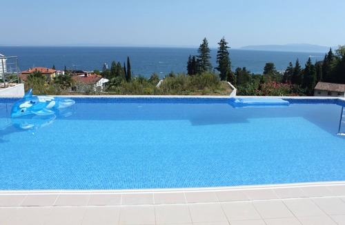 Icici Villa | Luxury Apartment in Opatija for 8 People With Pool and Silk Bedding