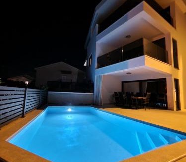 Punat Apartment | Luxury apartment Marco Polo with a private swimming pool with salt sea water