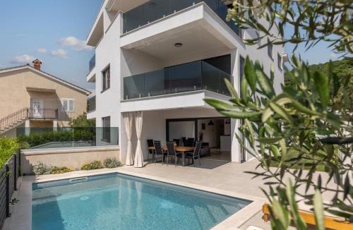 Punat Apartment | Luxury apartment Marco Polo with a private swimming pool with salt sea water