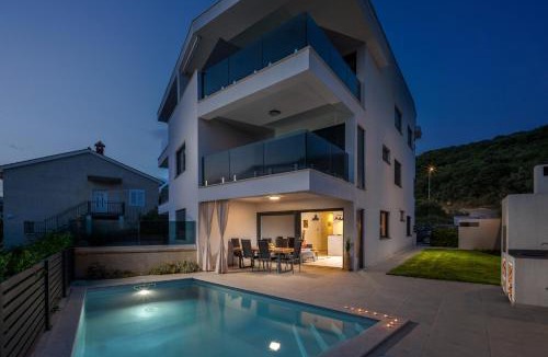 Punat Apartment | Luxury apartment Marco Polo with a private swimming pool with salt sea water