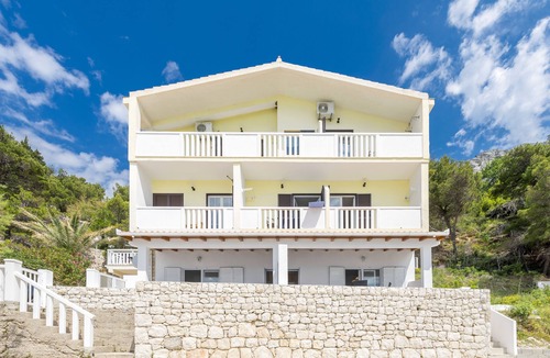Mimice Apartment | Luxury apartment on the beach 2