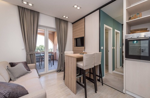 Sukosan Apartment | Luxury Apartments Garden - One Bedroom Apartment with 2 Balconies and Sea View