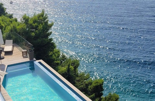 Marusici Apartment | Luxury Apartments Villa Ruzmarina with New heated Infinity Pool and Lounge Area