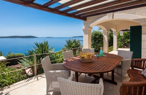 Milna Villa | Luxury Beachfront Sea Side Villa Issa with private pool right at the beach with sea mooring on Vis island